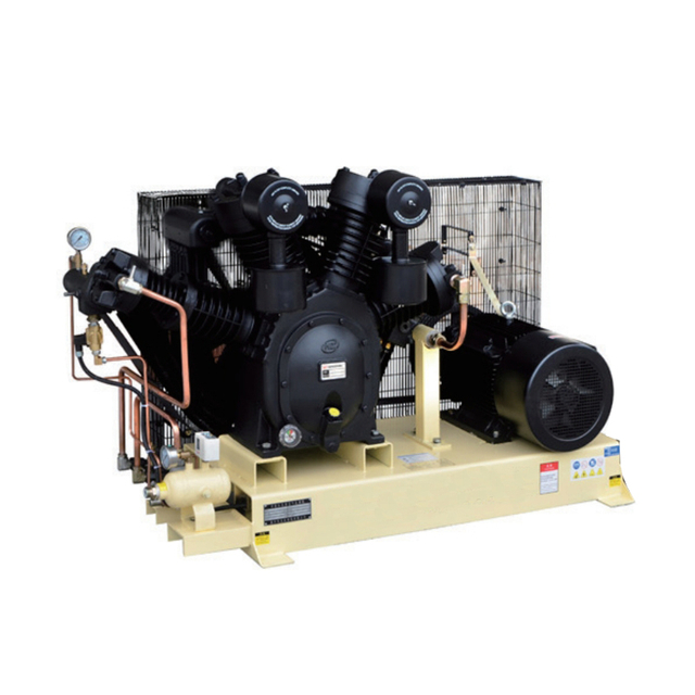 High pressure air compressors for the bottle blowing industry